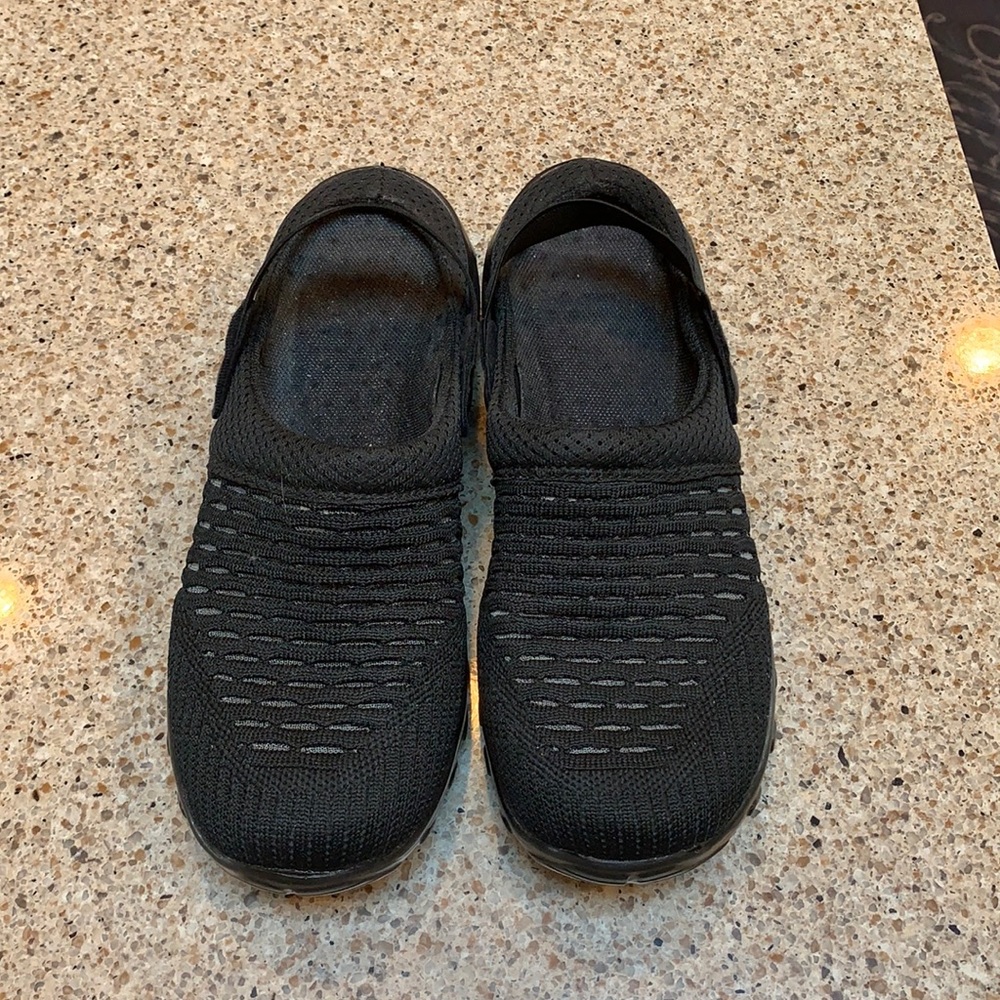 Sneaker slip on. Cool mesh waterproof shoe w/ elastic ankle strap..comfortable